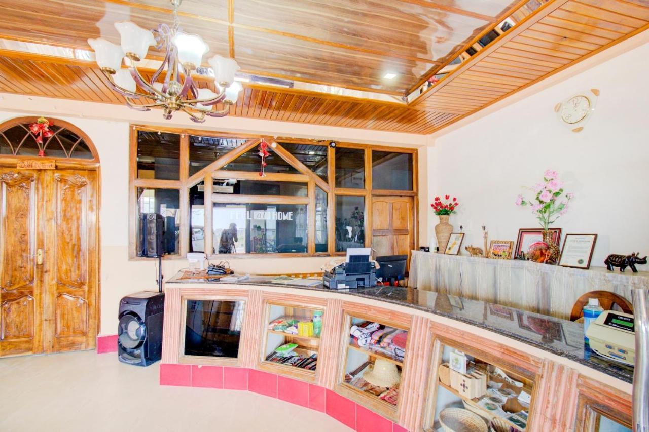 Capital O 79144 Coniferous Resort 체라푼지 외부 사진