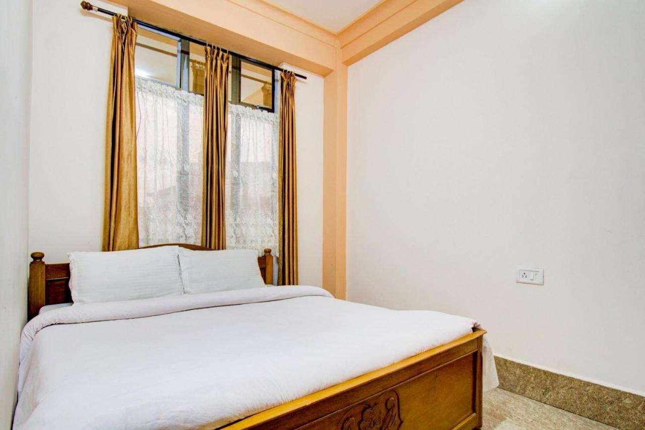 Capital O 79144 Coniferous Resort 체라푼지 외부 사진