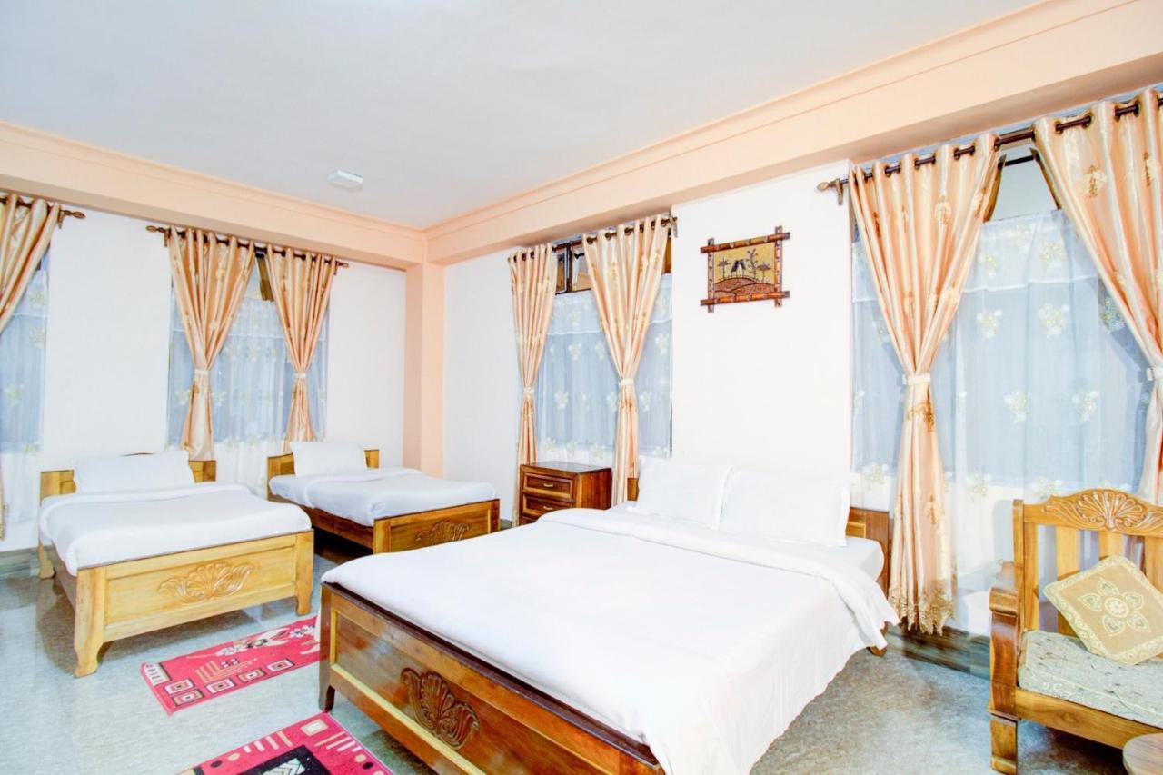 Capital O 79144 Coniferous Resort 체라푼지 외부 사진
