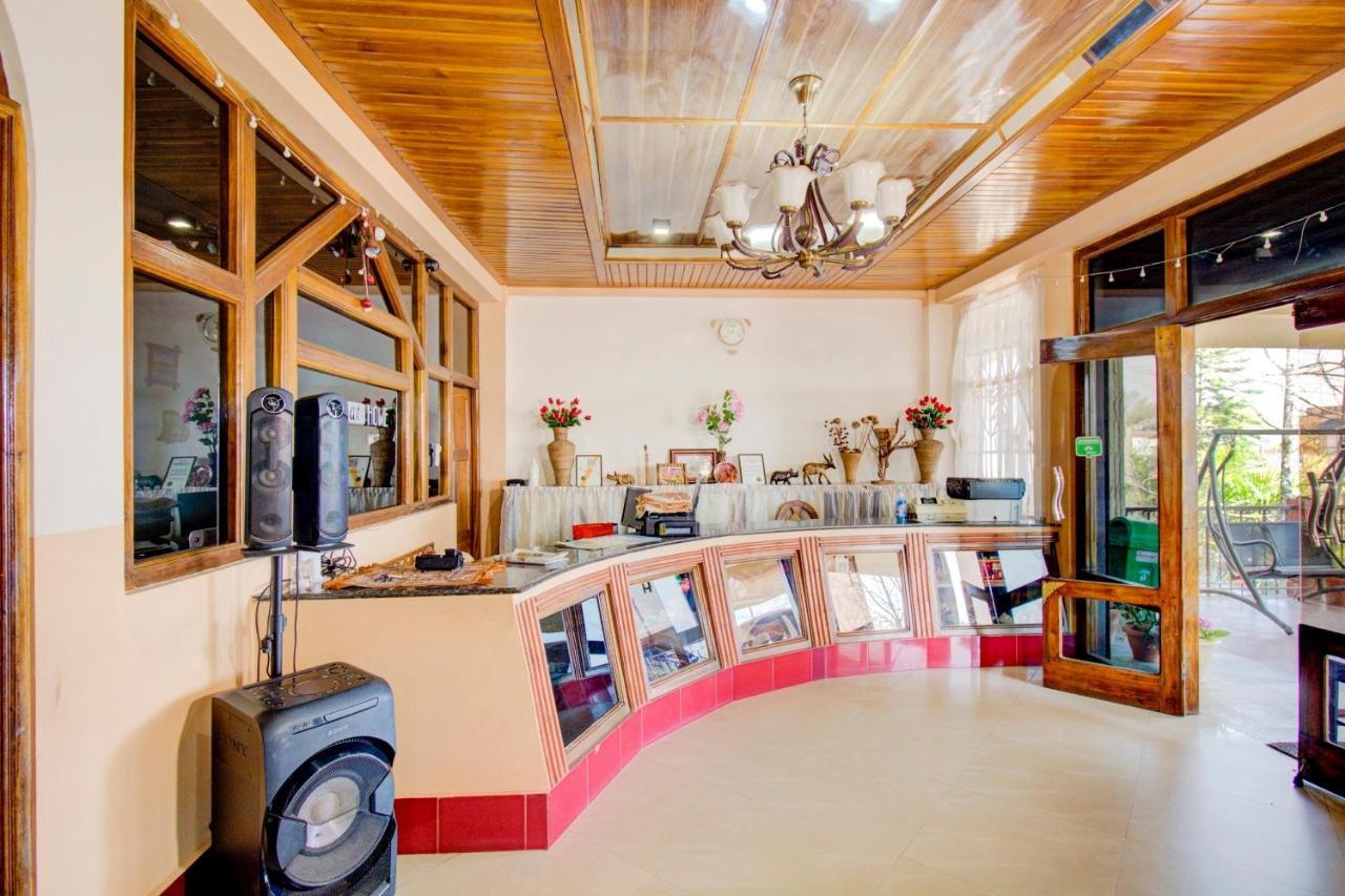 Capital O 79144 Coniferous Resort 체라푼지 외부 사진