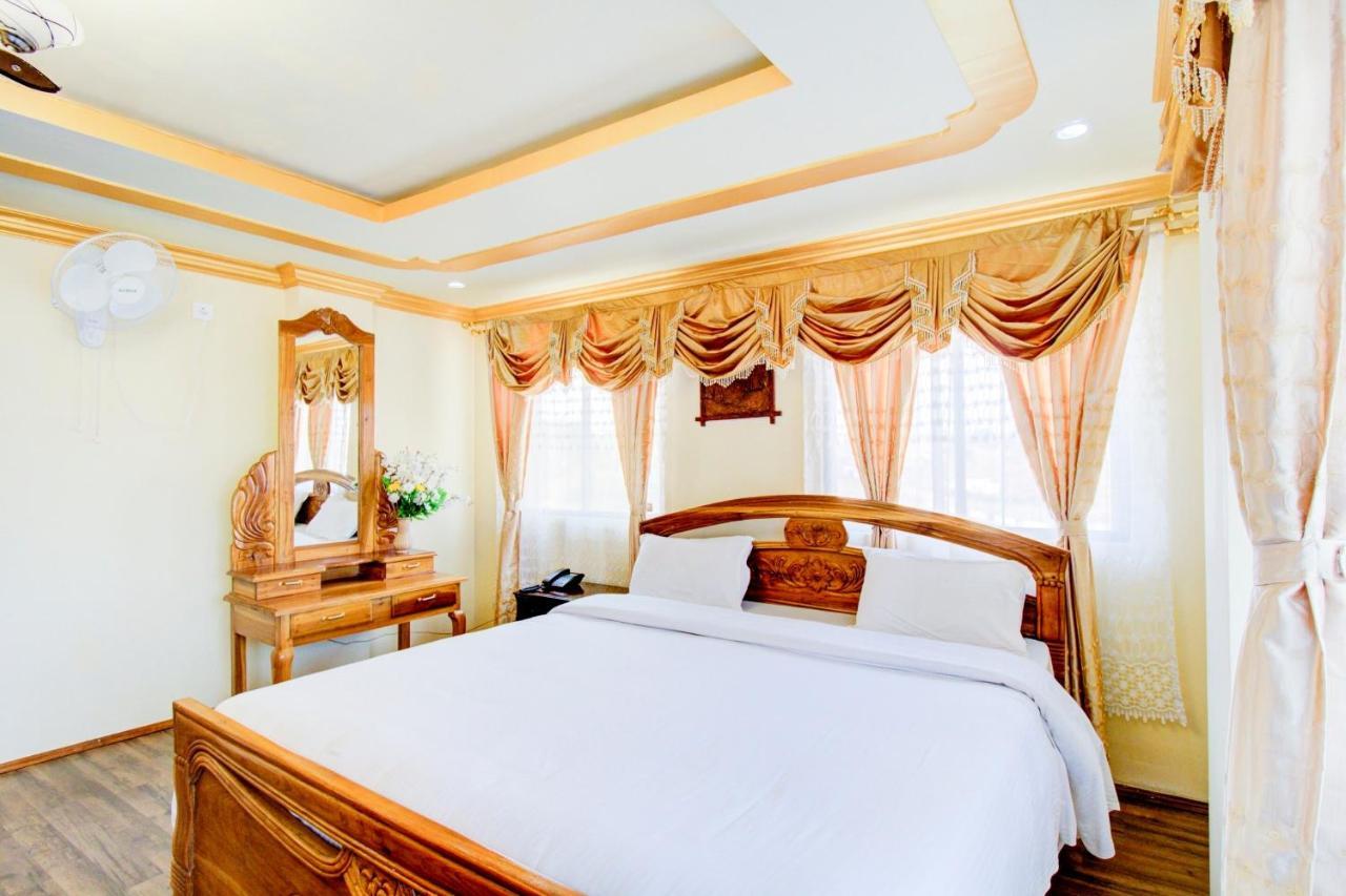 Capital O 79144 Coniferous Resort 체라푼지 외부 사진