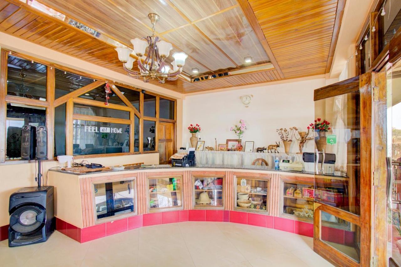 Capital O 79144 Coniferous Resort 체라푼지 외부 사진