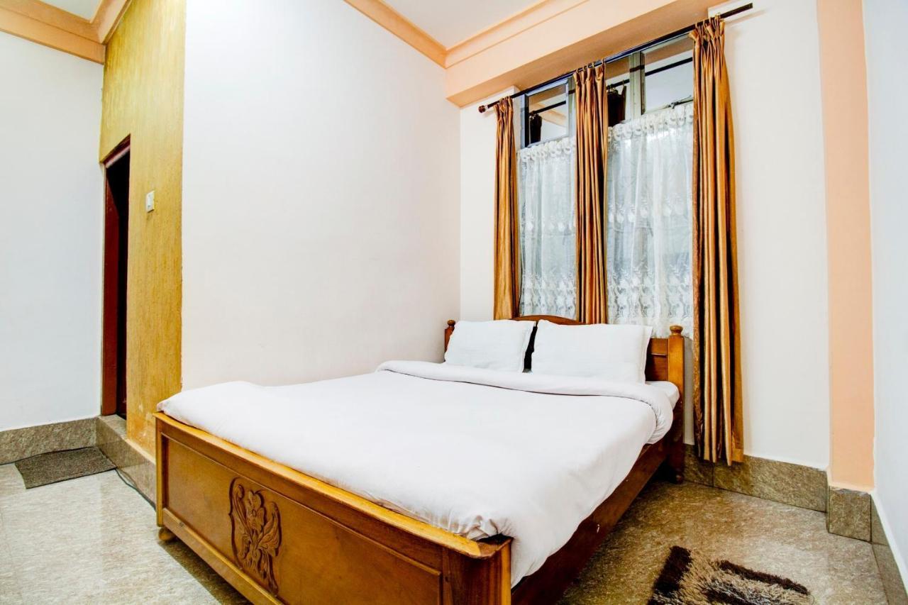Capital O 79144 Coniferous Resort 체라푼지 외부 사진