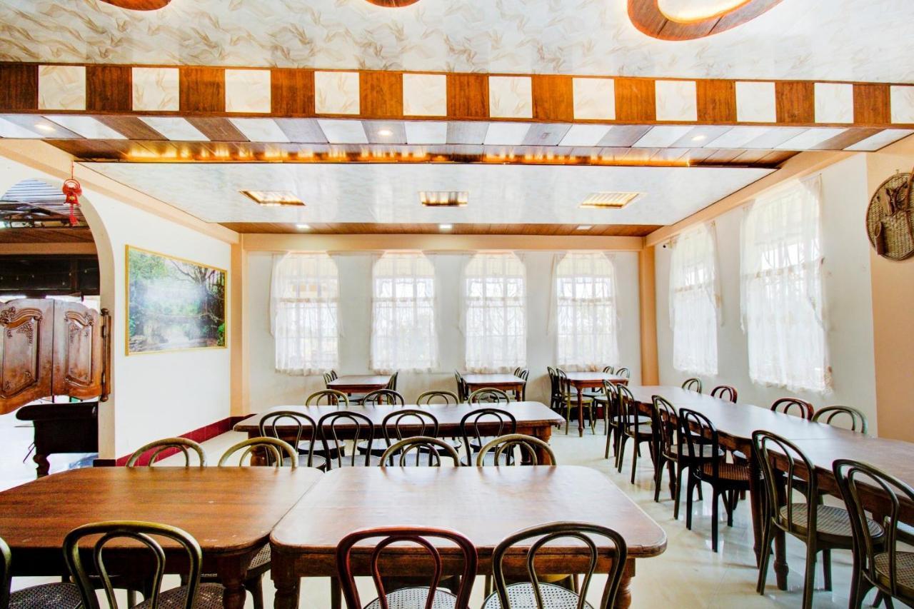 Capital O 79144 Coniferous Resort 체라푼지 외부 사진