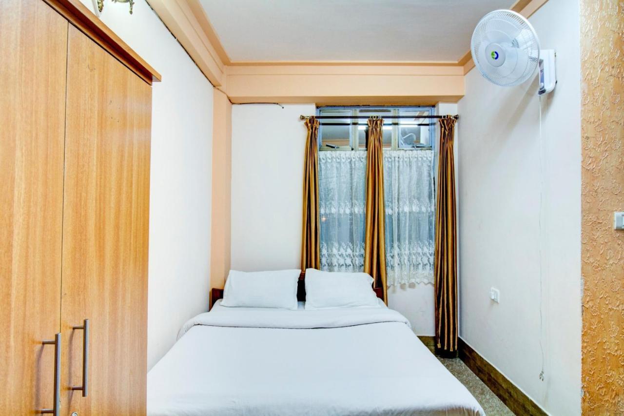Capital O 79144 Coniferous Resort 체라푼지 외부 사진