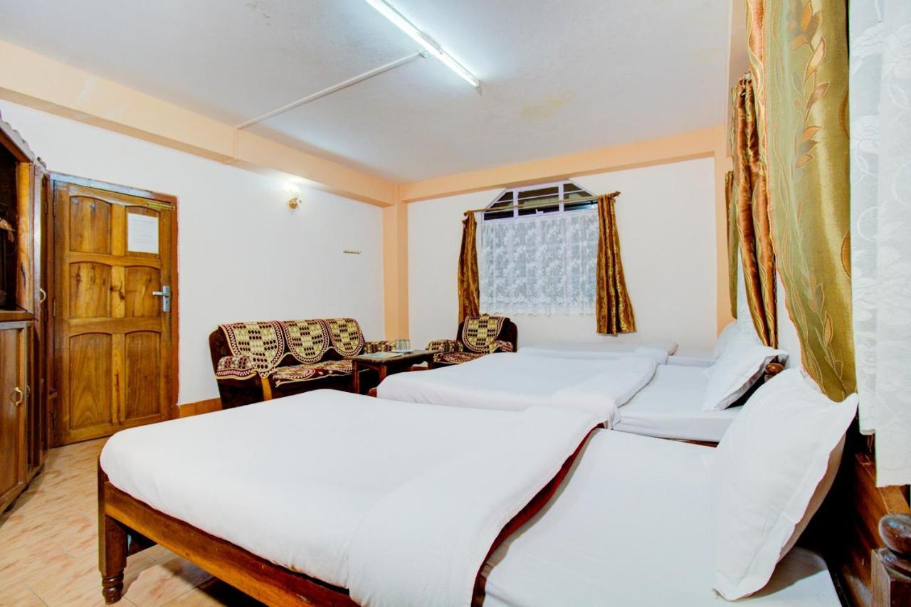 Capital O 79144 Coniferous Resort 체라푼지 외부 사진