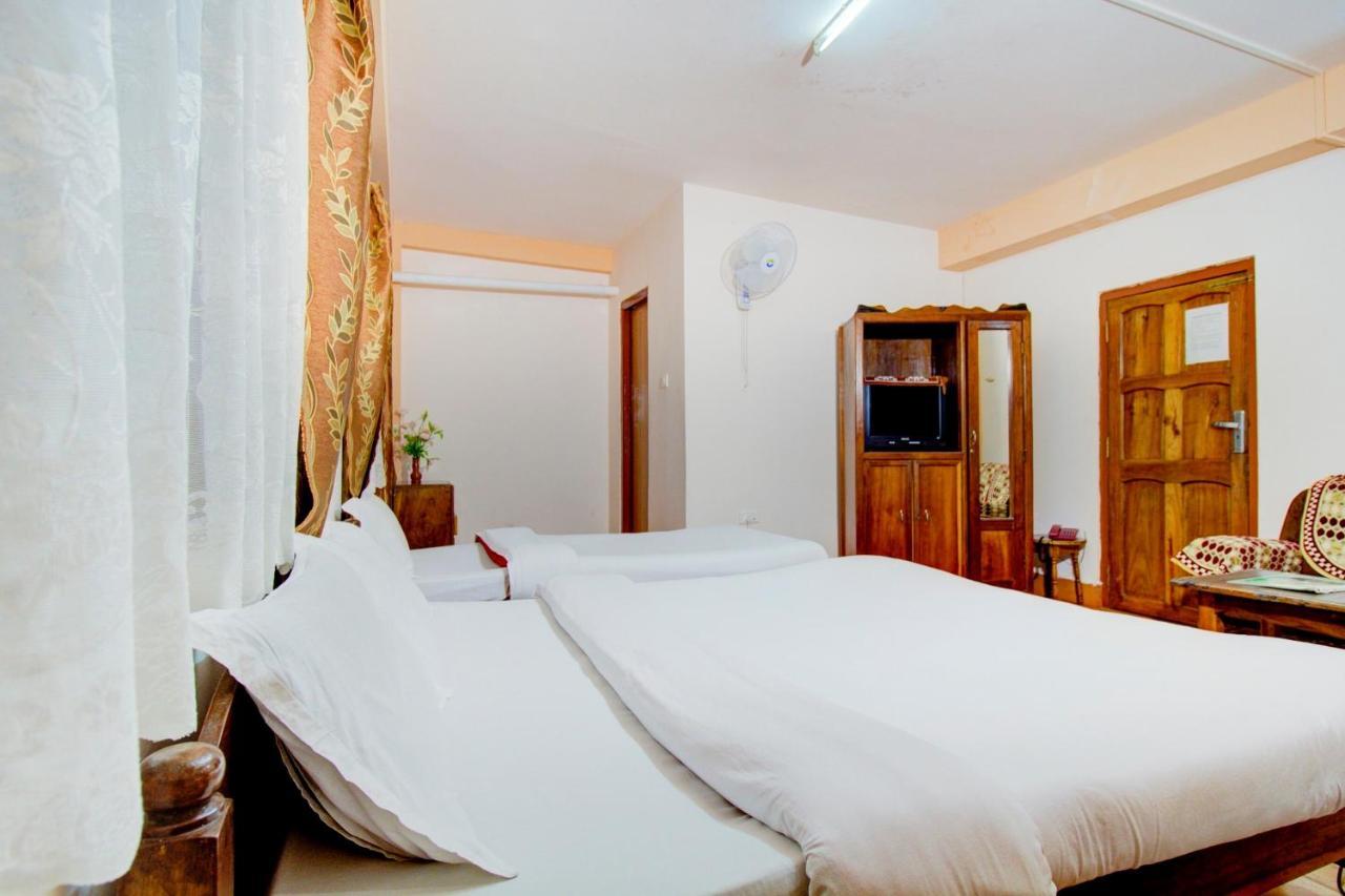 Capital O 79144 Coniferous Resort 체라푼지 외부 사진