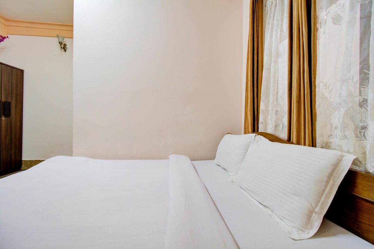 Capital O 79144 Coniferous Resort 체라푼지 외부 사진
